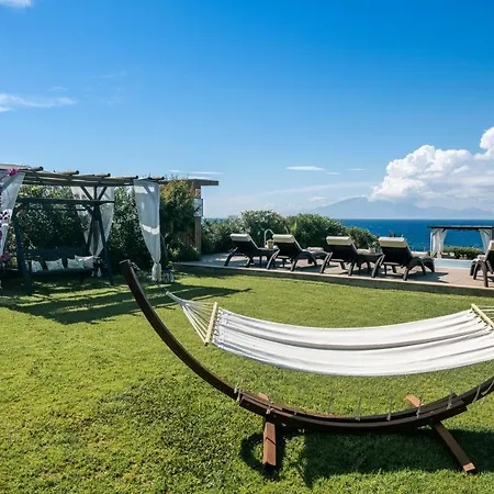 Sea Breeze Vila