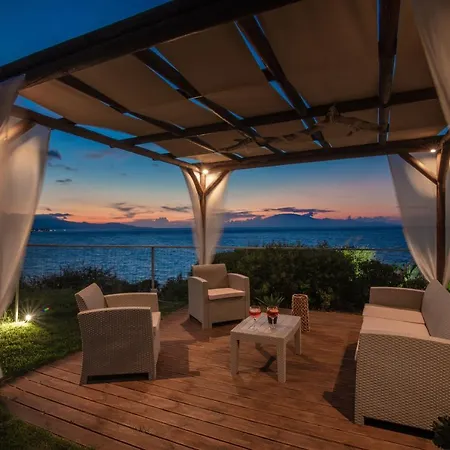 Sea Breeze Vila