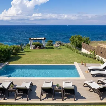Sea Breeze Villa Planos