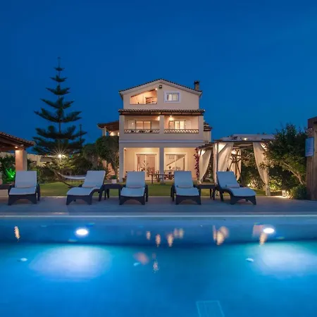 Sea Breeze Villa Planos