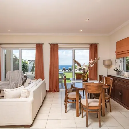 Sea Breeze Villa *