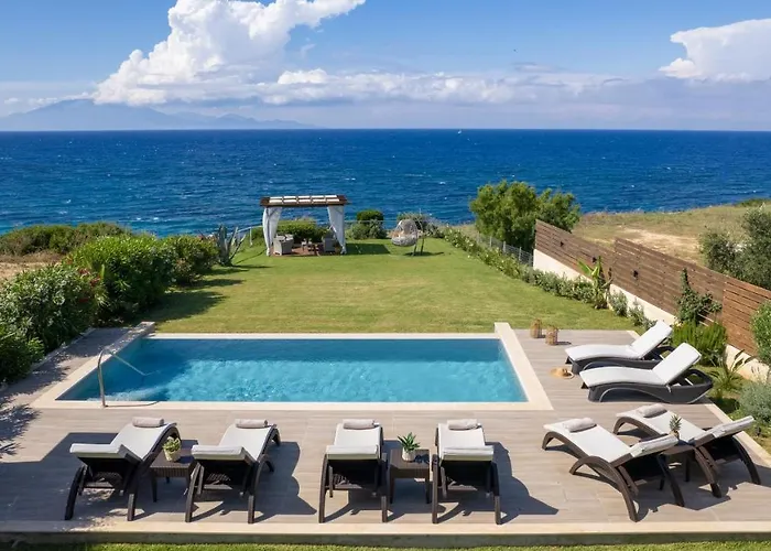 Sea Breeze Villa Planos