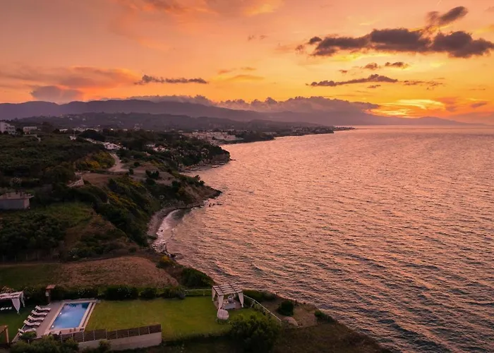 Sea Breeze Villa *