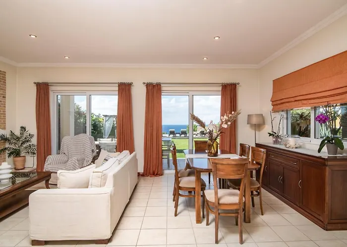 Sea Breeze Villa *